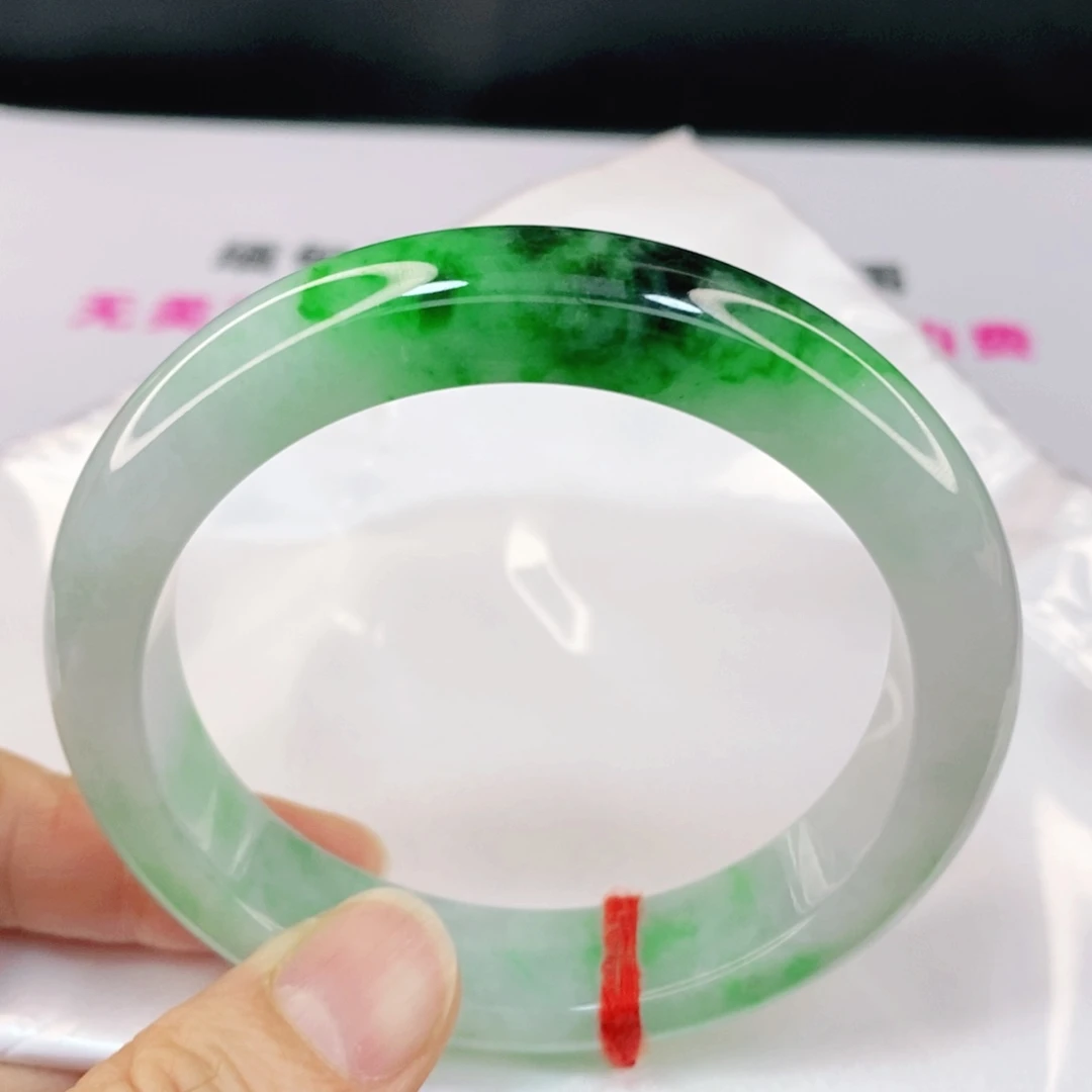 翡翠手镯未镶嵌61圈口正圈