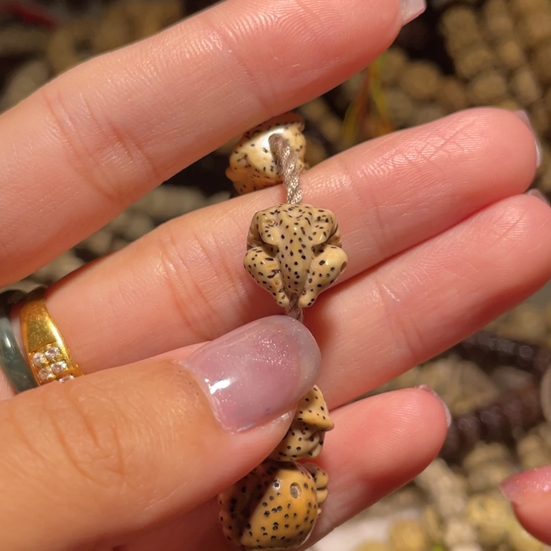 一***皮星月菩提吊坠一物一图炸鸡