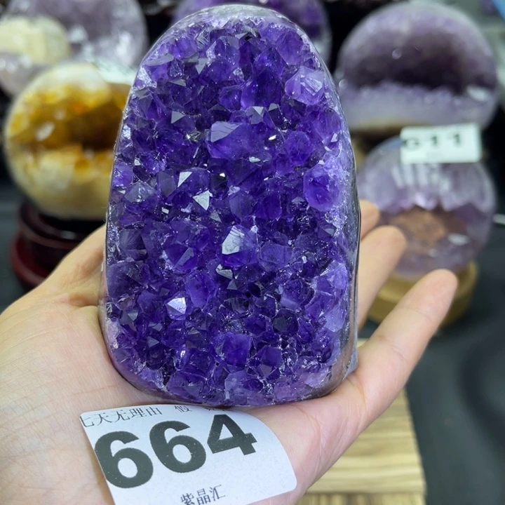 紫晶未镶嵌大型摆件（非配饰）