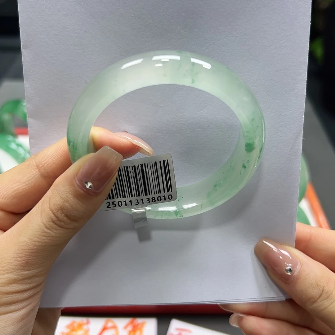 迷***～石英质玉手镯未镶嵌