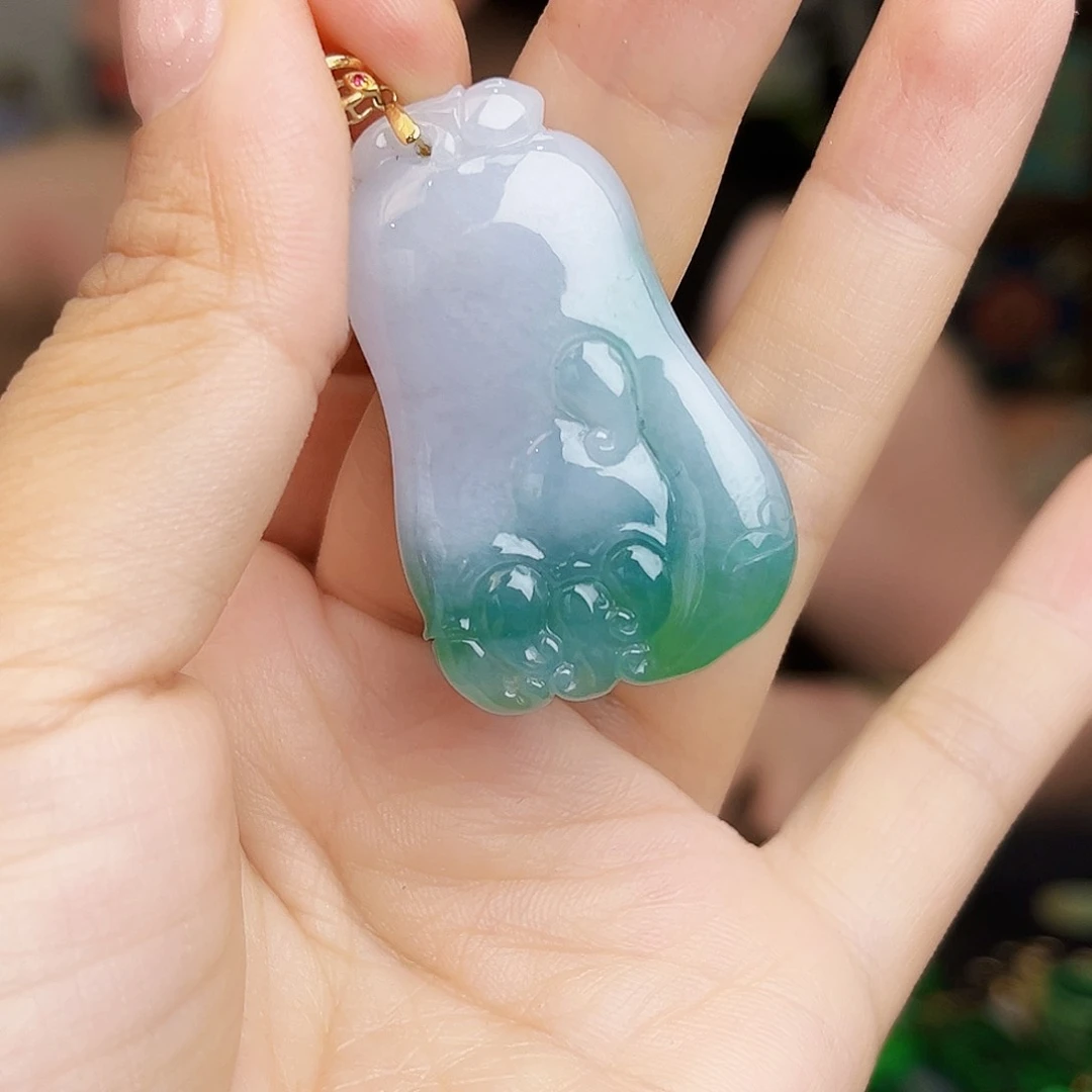 翡翠18K金镶嵌颈饰多样性