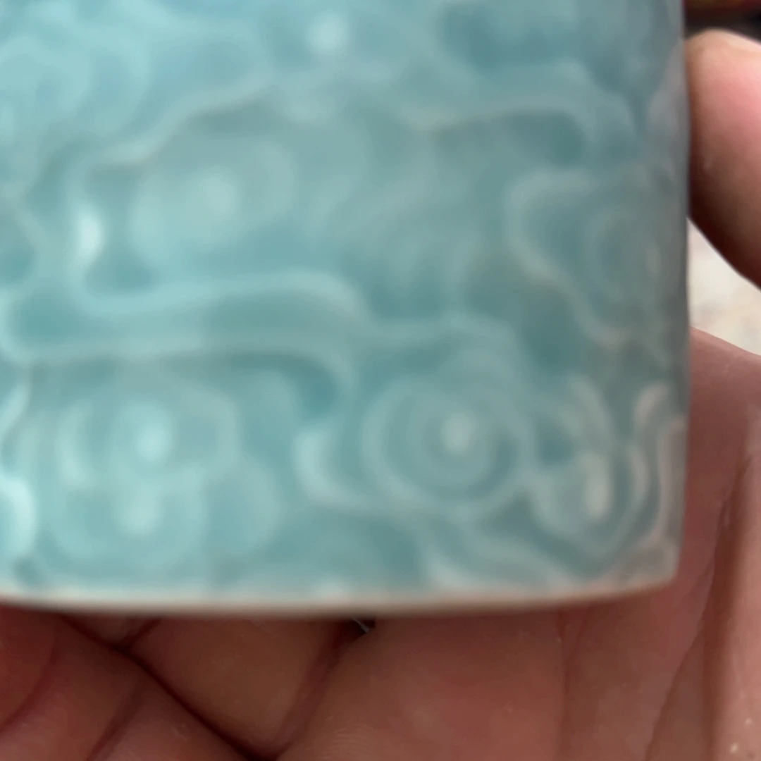 瓷片何**荣一个人的时候就会想很多