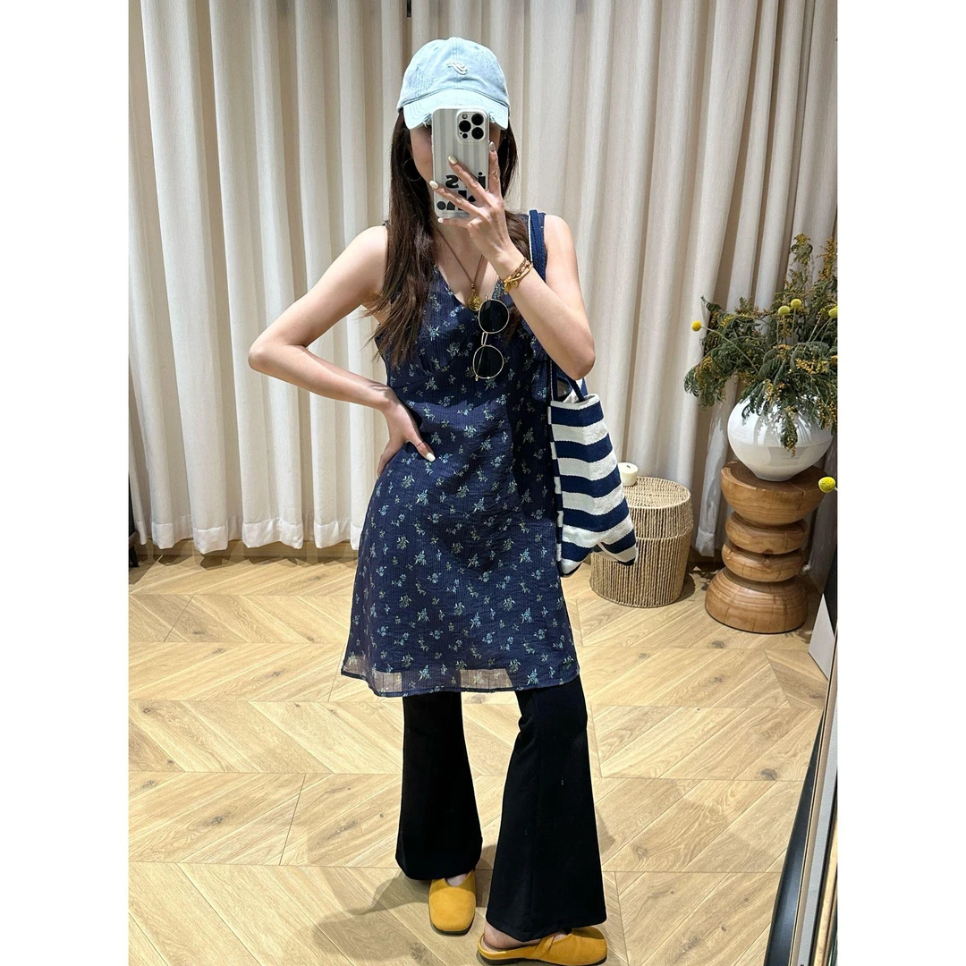 2025春夏新款气质高腰V领蓝色碎花吊带连衣裙夏季无袖叠穿背心裙