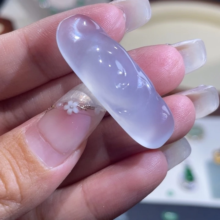 翡翠未镶嵌颈饰随行