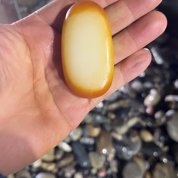 未镶嵌和田玉（糖玉）挂件