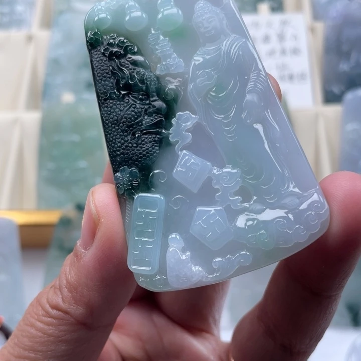 翡翠未镶嵌颈饰玉