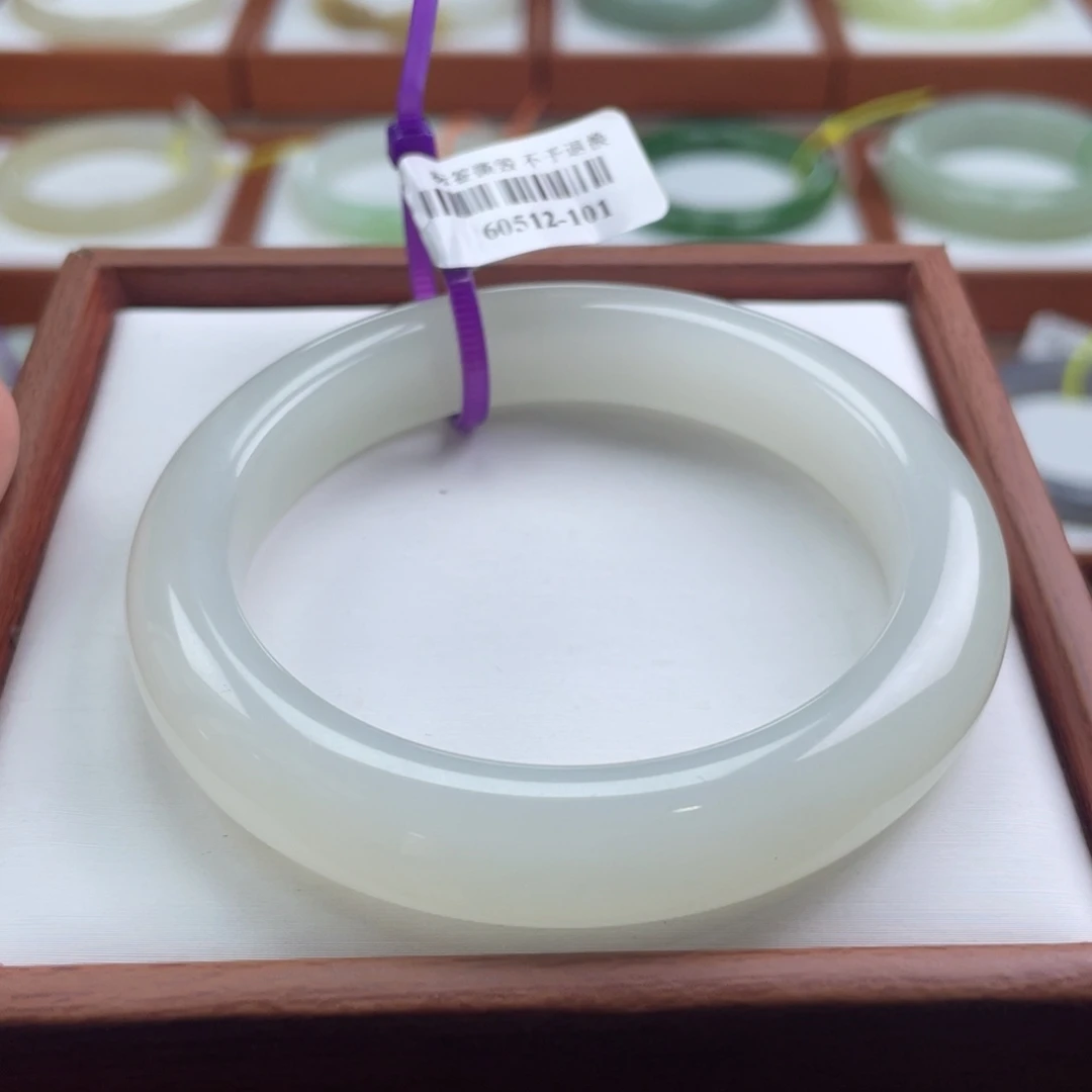 【闪购商品】未镶嵌手镯和田玉链接10。 55-56