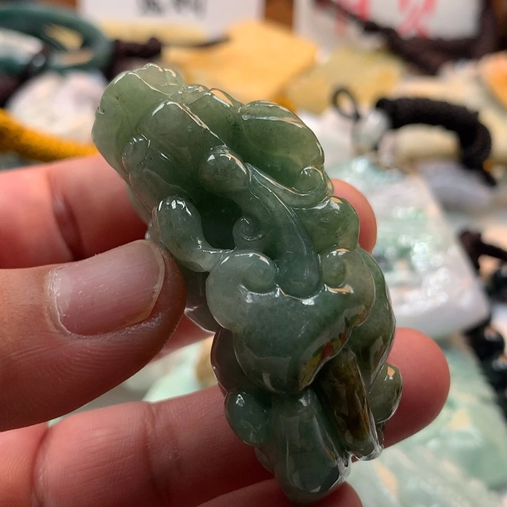 翡翠未镶嵌颈饰保真天然a货翡翠