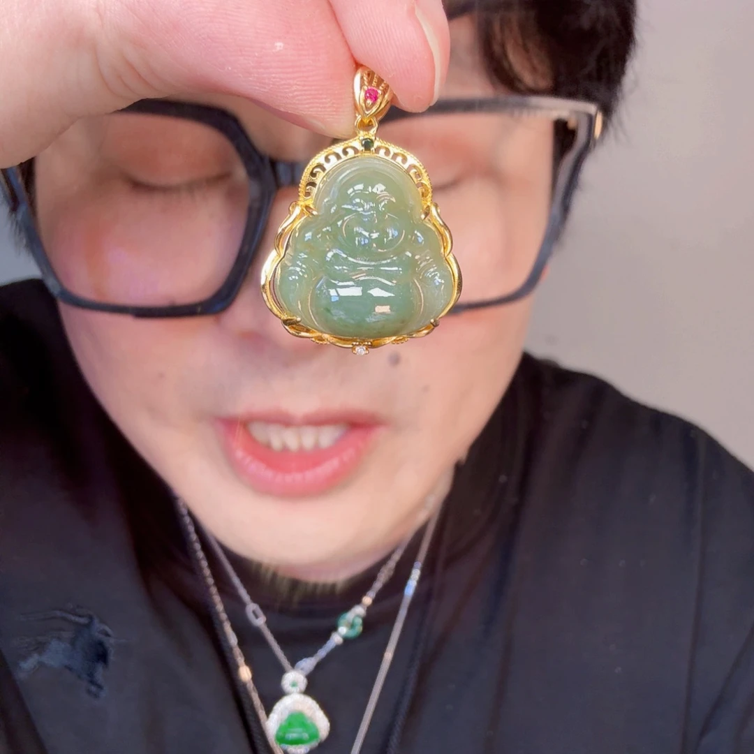 和田玉未镶嵌颈饰一件