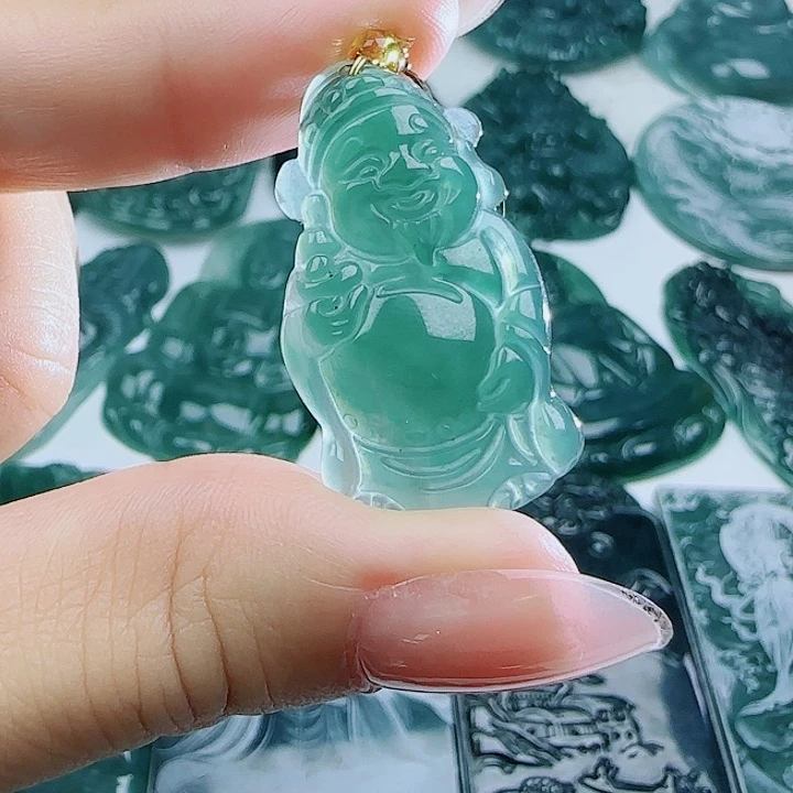 翡翠未镶嵌颈饰多样性发货天然的A货翡翠