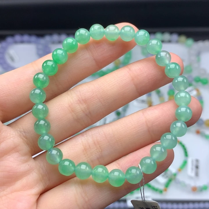 翡翠手镯未镶嵌翡翠