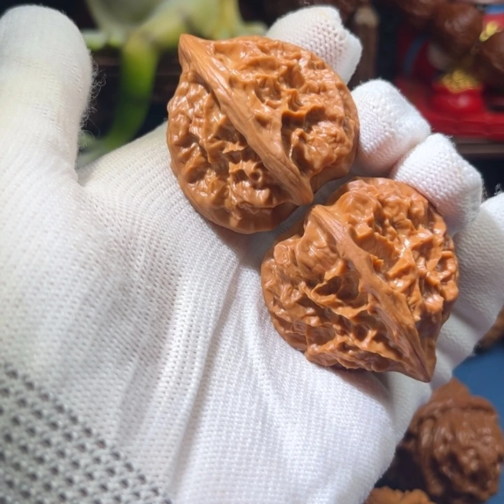 文玩核桃吊坠龙骨