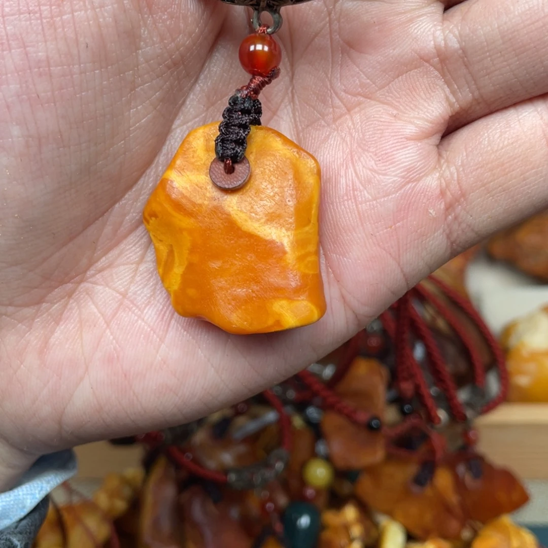 琥珀珠宝奇石未镶嵌