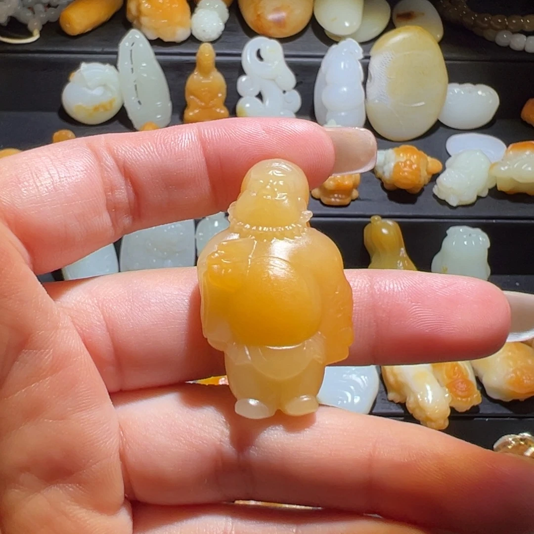 和田玉未镶嵌挂件人**往