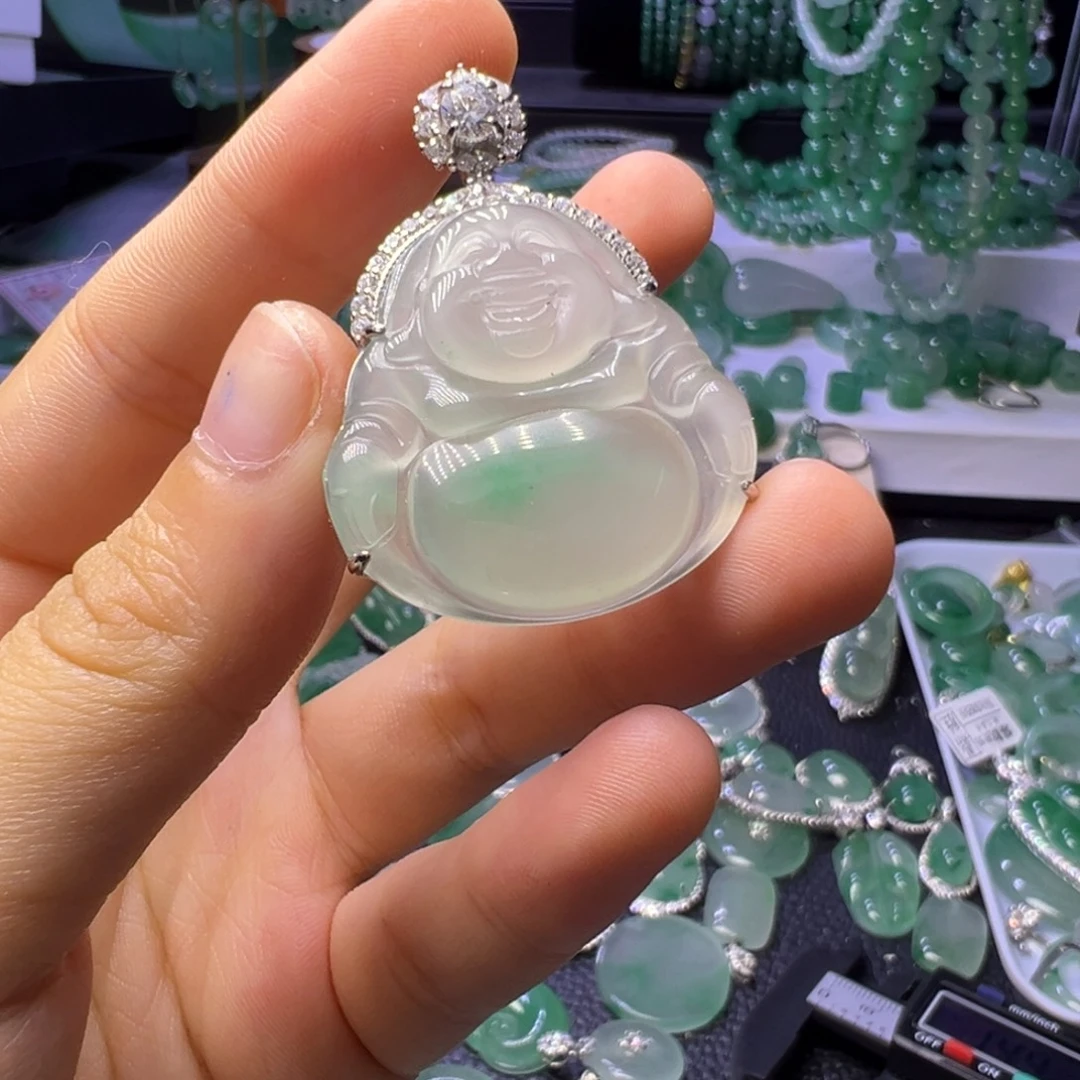 石英质玉（非洲翠）未镶嵌颈饰