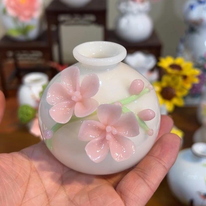 手工精致陶瓷摆件