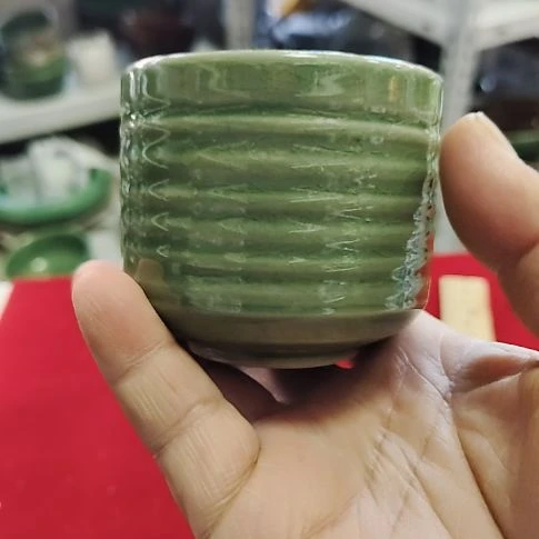 瓷片瓷片，各种摆件，均有瑕疵。沙锅！