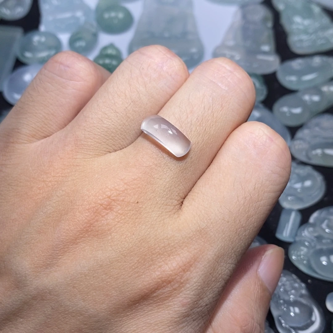 颈饰未镶嵌翡翠高冰白马鞍