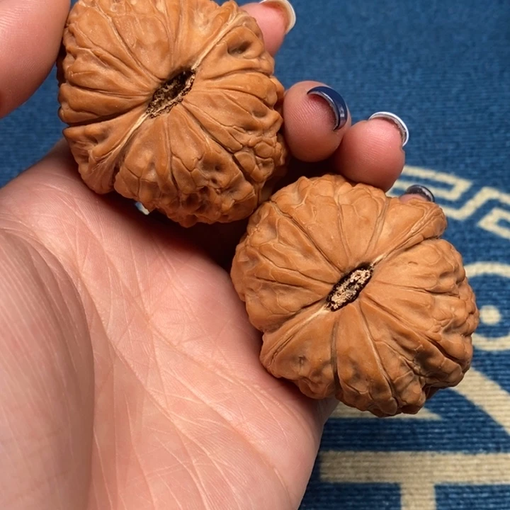 文玩核桃吊坠大团圆