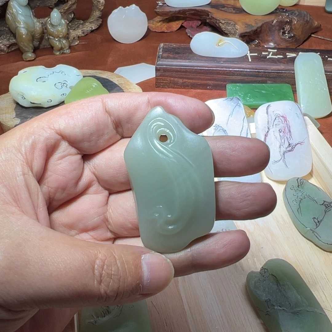 和田玉未镶嵌颈饰