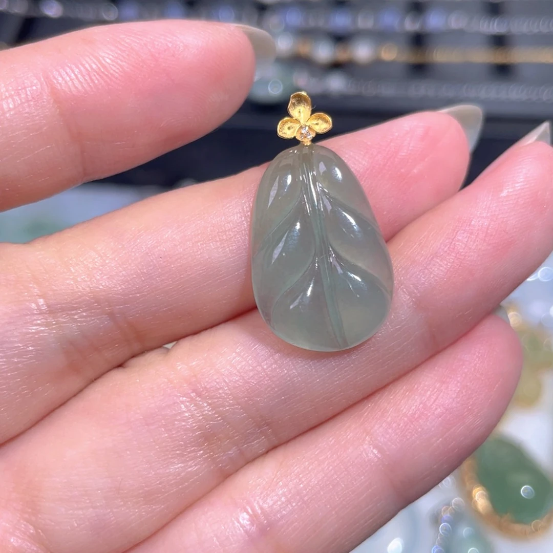颈饰18K金镶嵌翡翠翡翠