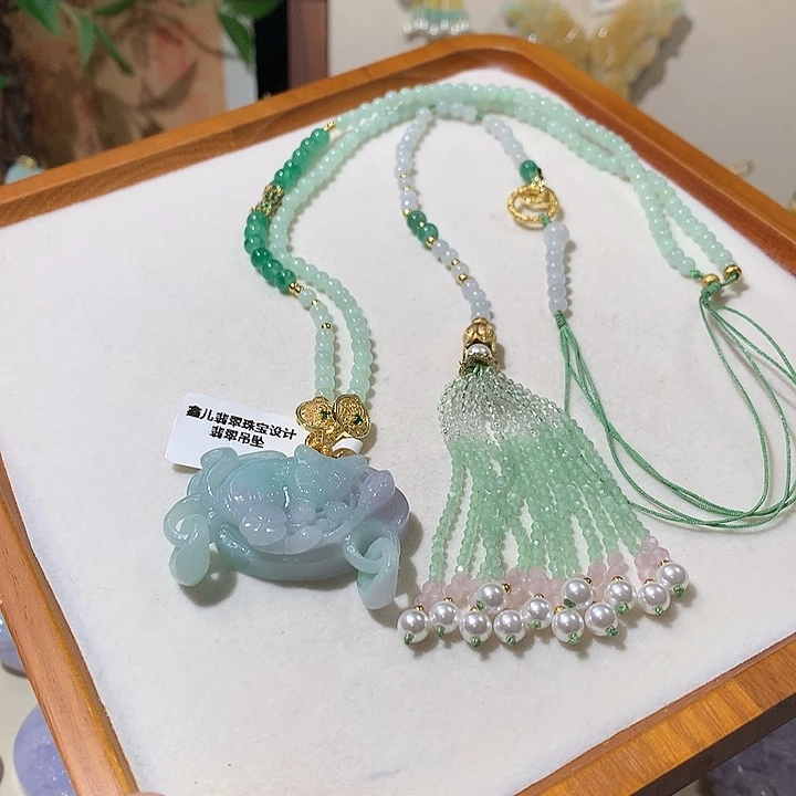 翡翠未镶嵌颈饰翡翠吊坠