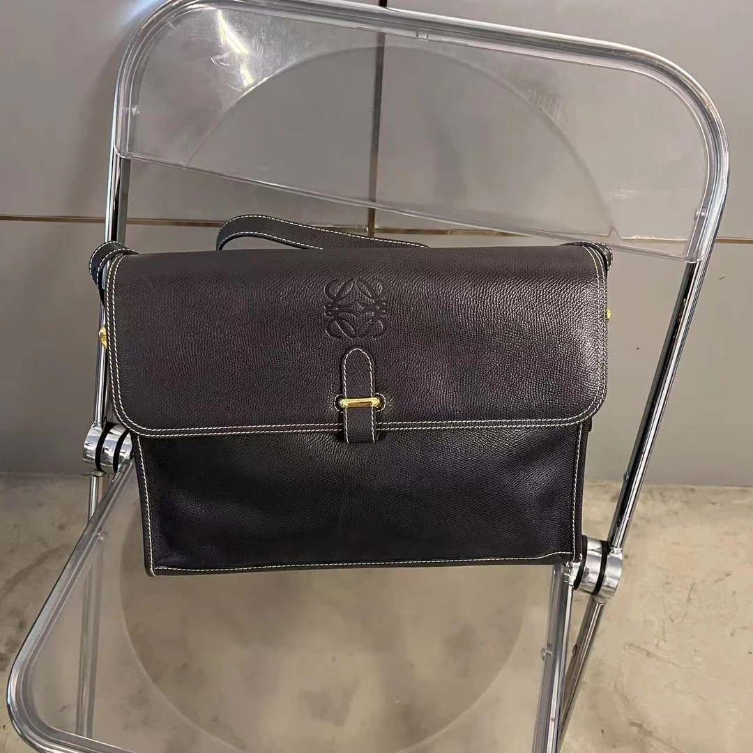 95新 LOEWE/罗意威 罗意威男包 纯黑亮面牛皮金扣翻盖手提公文包