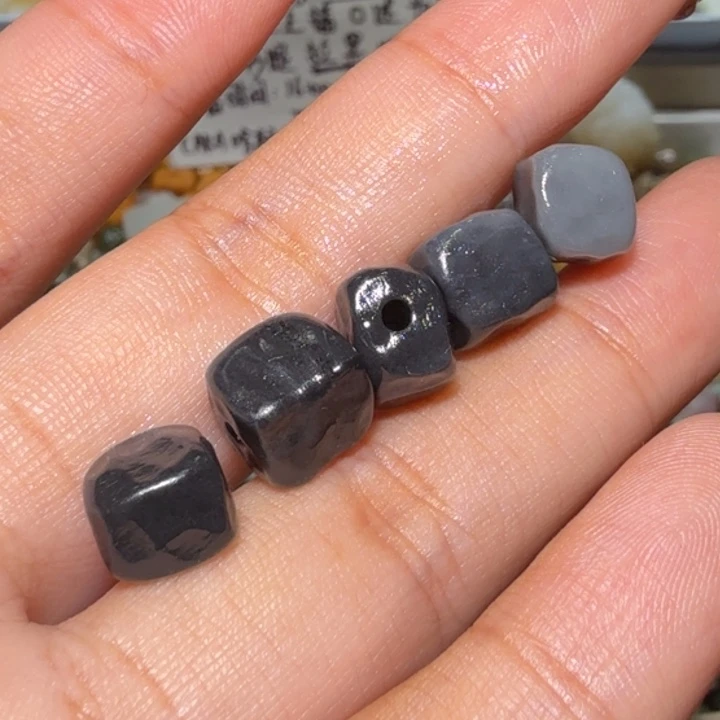 和田玉未镶嵌珠宝半成品