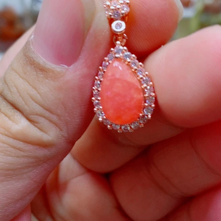 未镶嵌颈饰水晶水晶