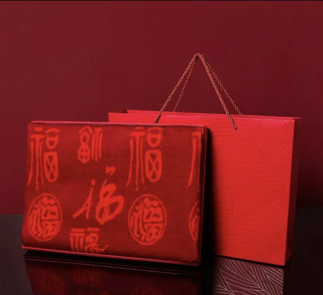 春节福字大红围巾福字礼盒礼袋装