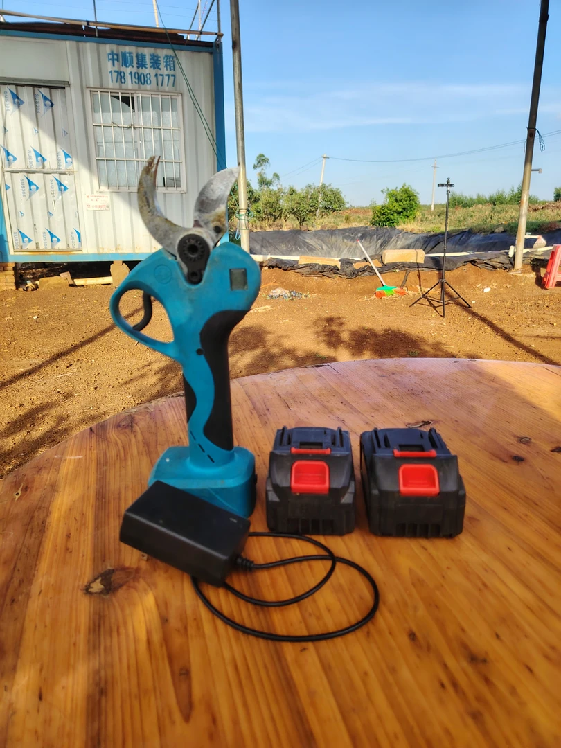 充电式电动修枝剪果树园林强力剪树枝锂电剪刀修剪树枝