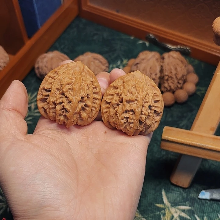 吊坠文玩核桃霞云岭虎头