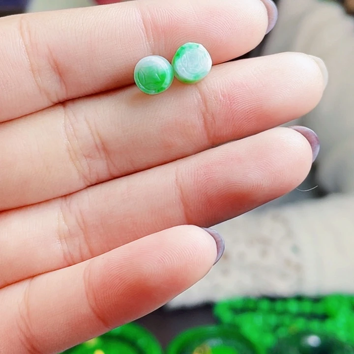 翡翠18K金镶嵌颈饰多样性