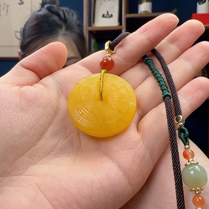 未镶嵌吊坠(赠链)蜜蜡