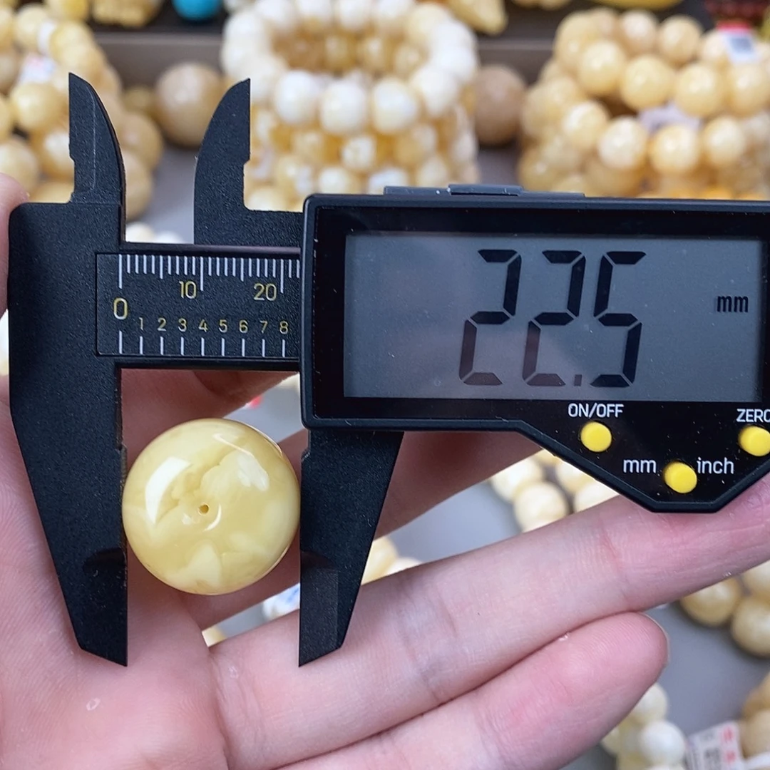 蜜蜡未镶嵌珠宝奇石