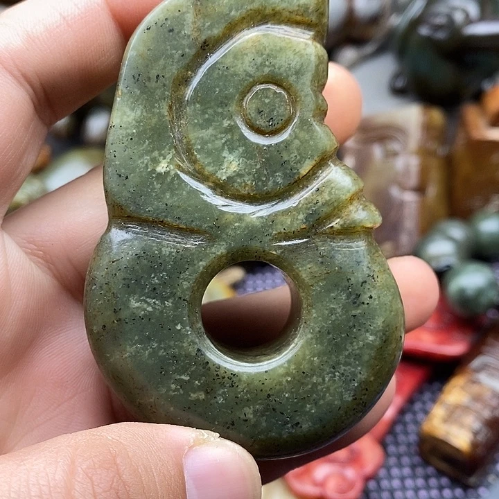 未镶嵌蛇纹石玉颈饰