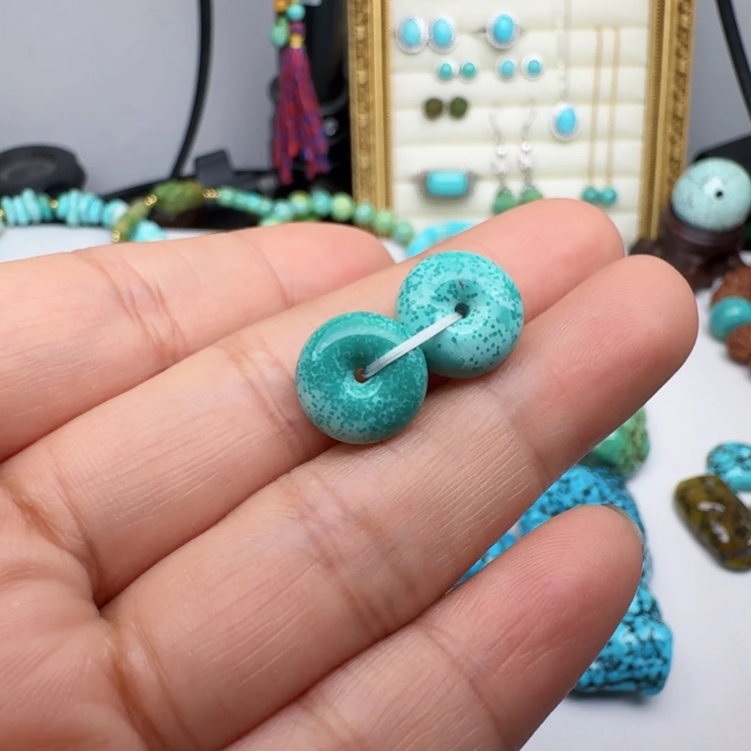 文***绿松石未镶嵌颈饰