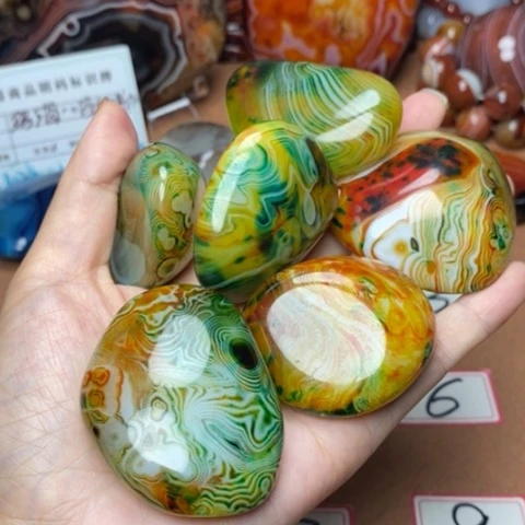 未镶嵌玛瑙/玉髓珠宝奇石和****）