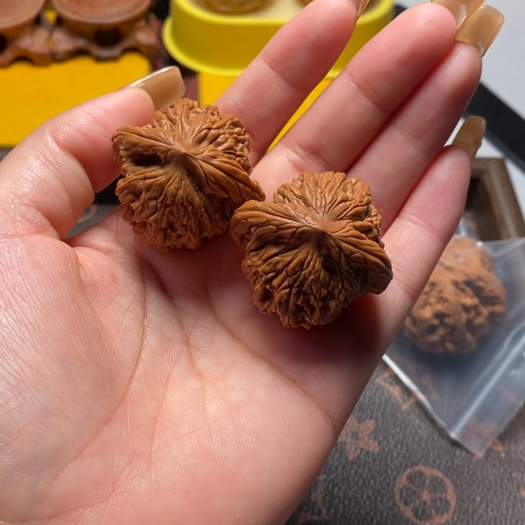 桃核吊坠精品虎头小尺放漏