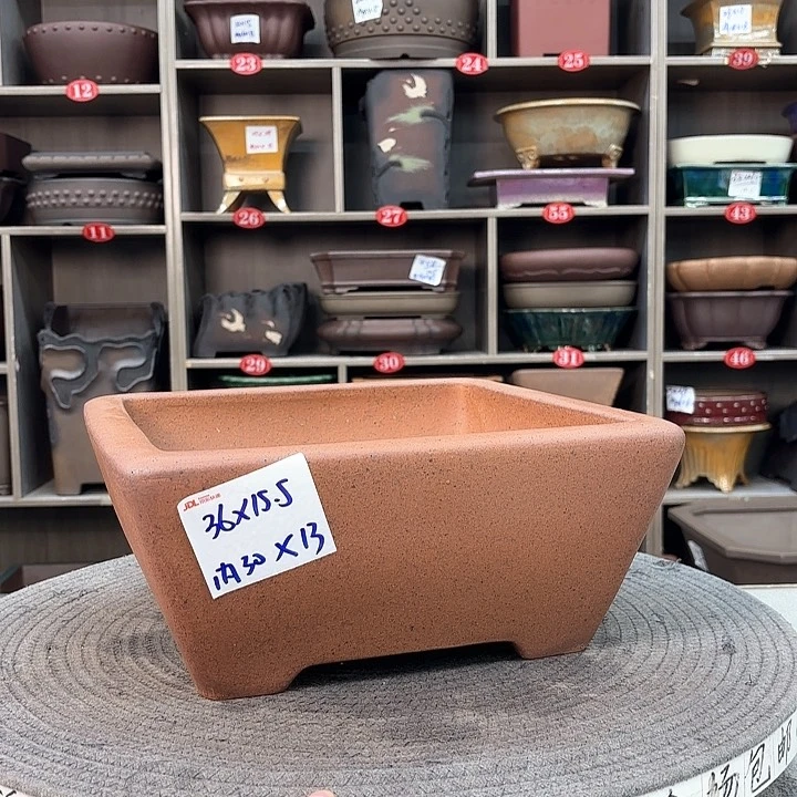 紫砂花盆紫砂的颜色很好看