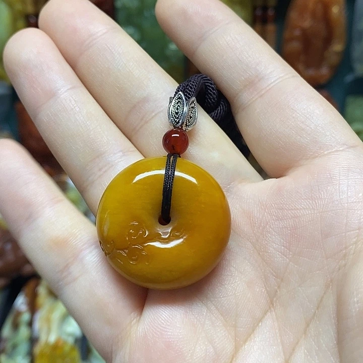 未镶嵌岫玉吊坠(赠链)