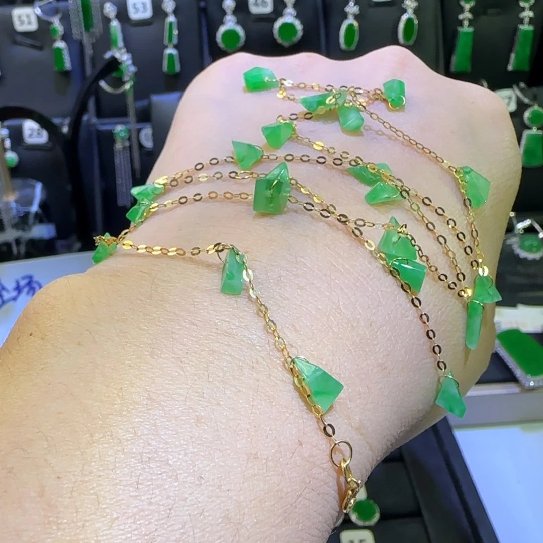 翡翠18K金镶嵌颈饰满天星