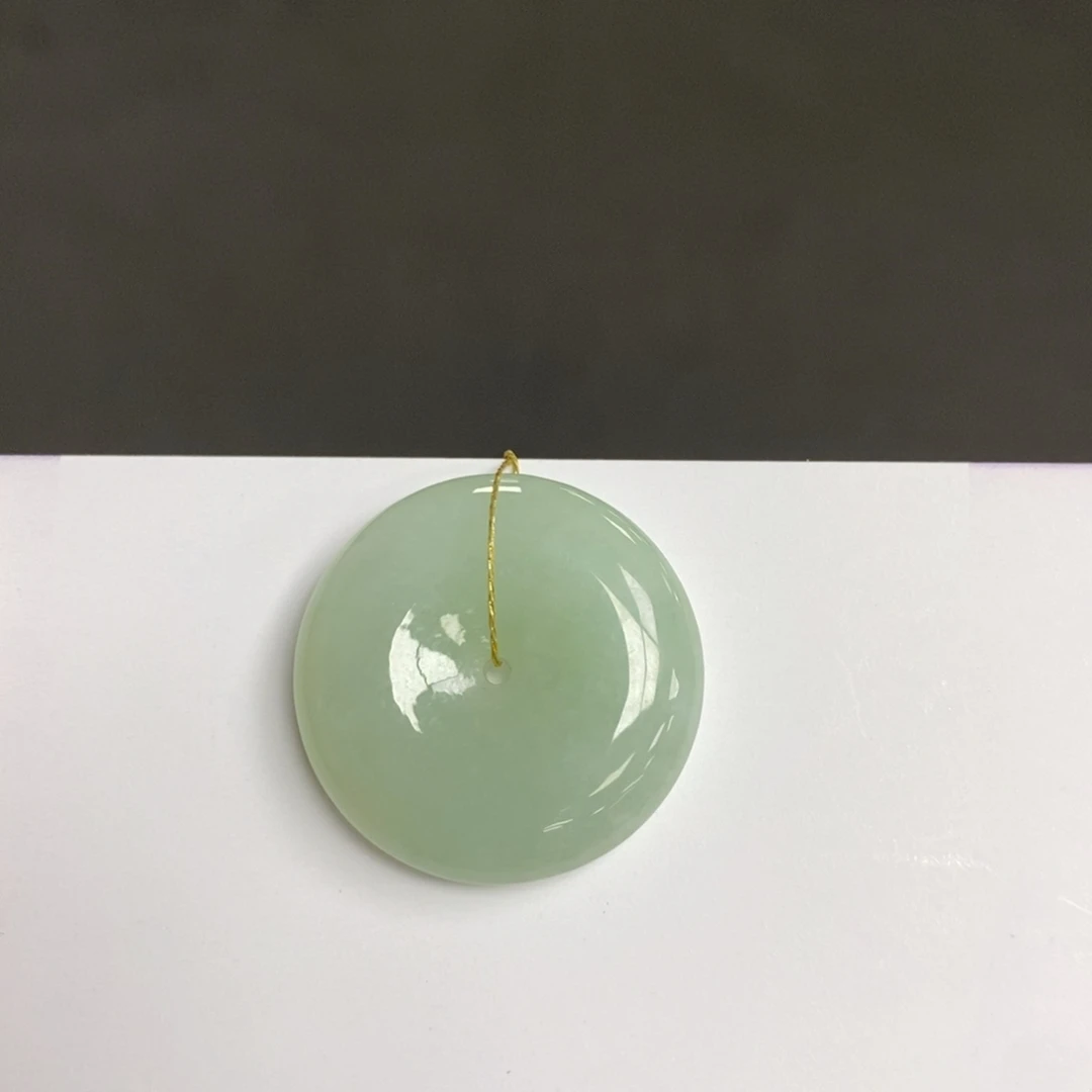 翡翠未镶嵌颈饰平安扣
