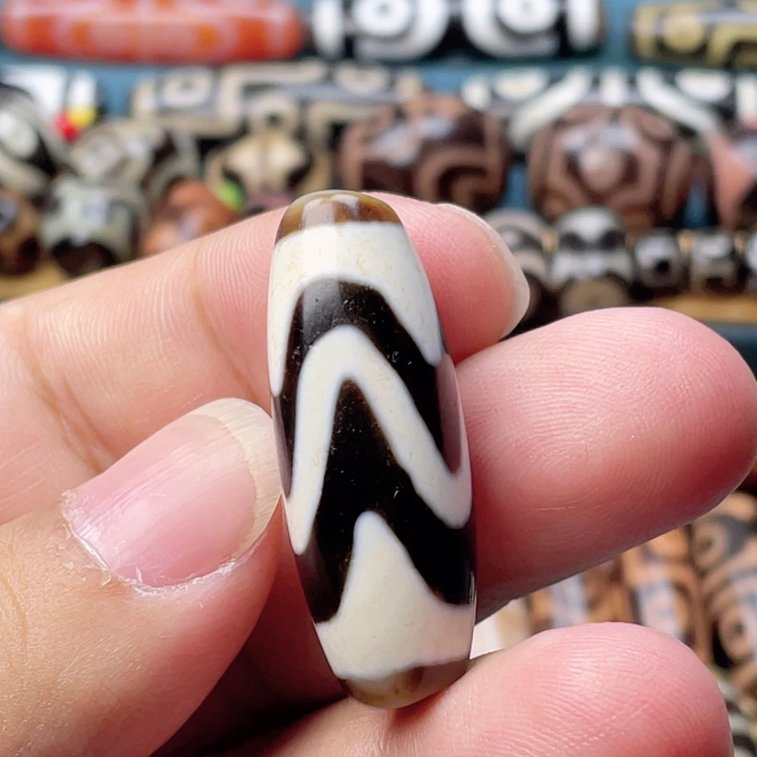 未镶嵌锁骨玛瑙/玉髓朱砂虎牙水纹