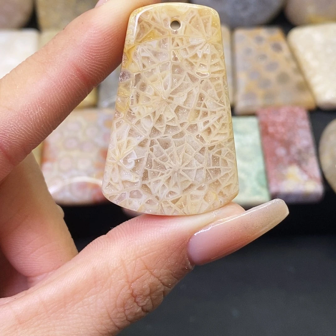 硅化玉颈饰合金小**ฅ