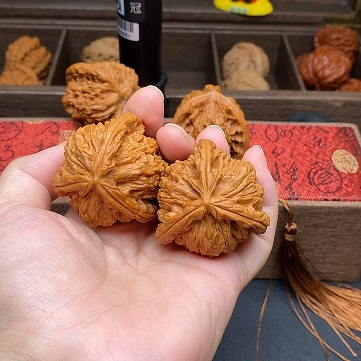 ～***～文玩核桃把件白奔