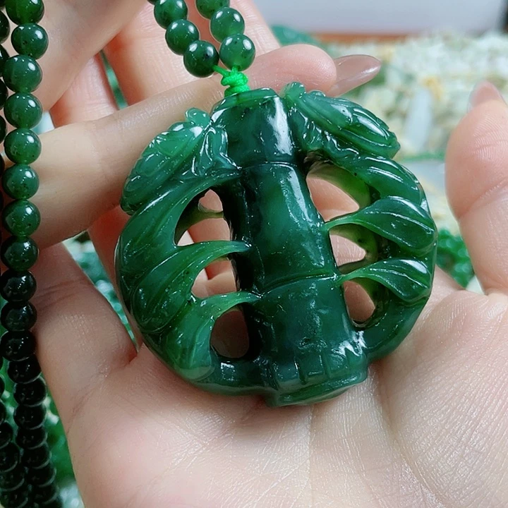 颈饰未镶嵌和田玉