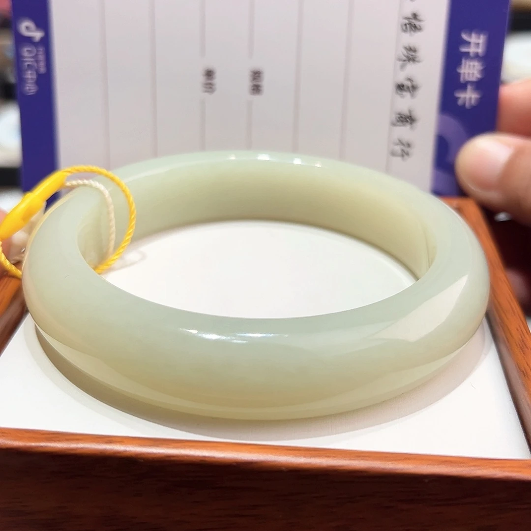 未镶嵌手镯和田玉海*
