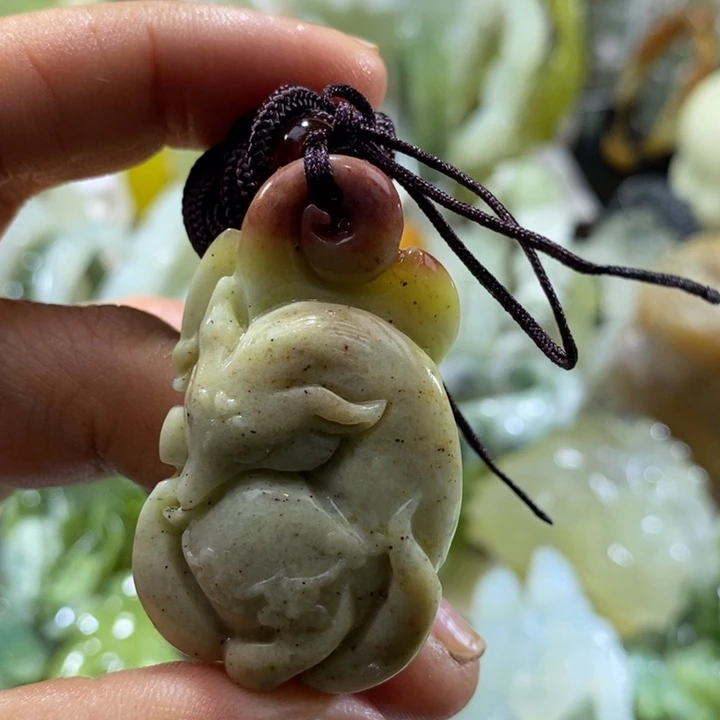 岫玉未镶嵌岫玉吊坠