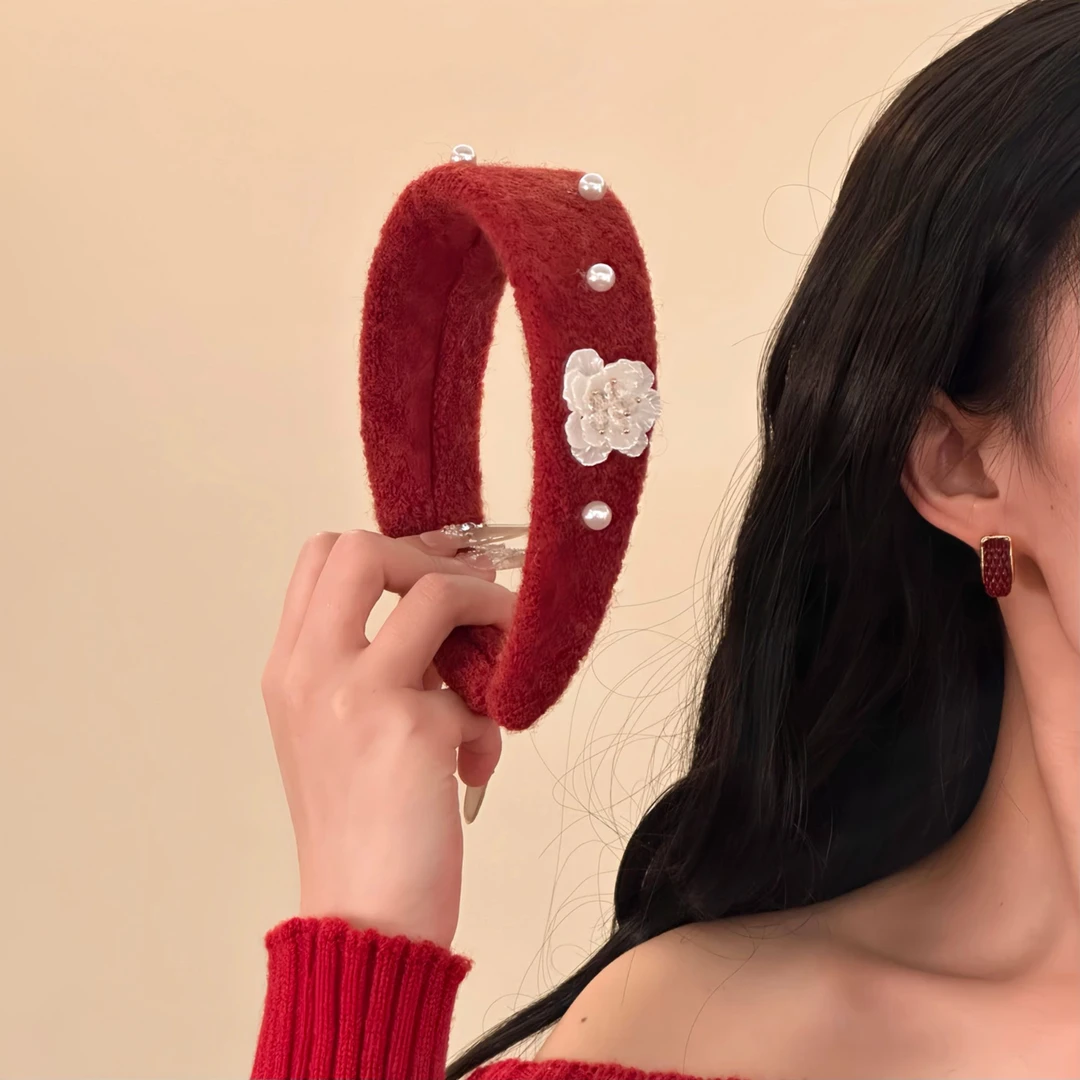 冬季新年红毛绒发箍女气质女温柔感珍珠花朵宽边头箍高颅顶发饰品